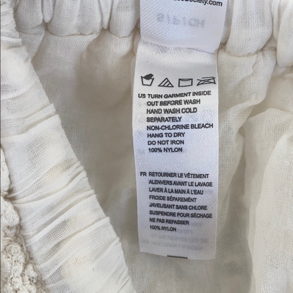 IVORY LACE SHORTS - Picture 8 of 8